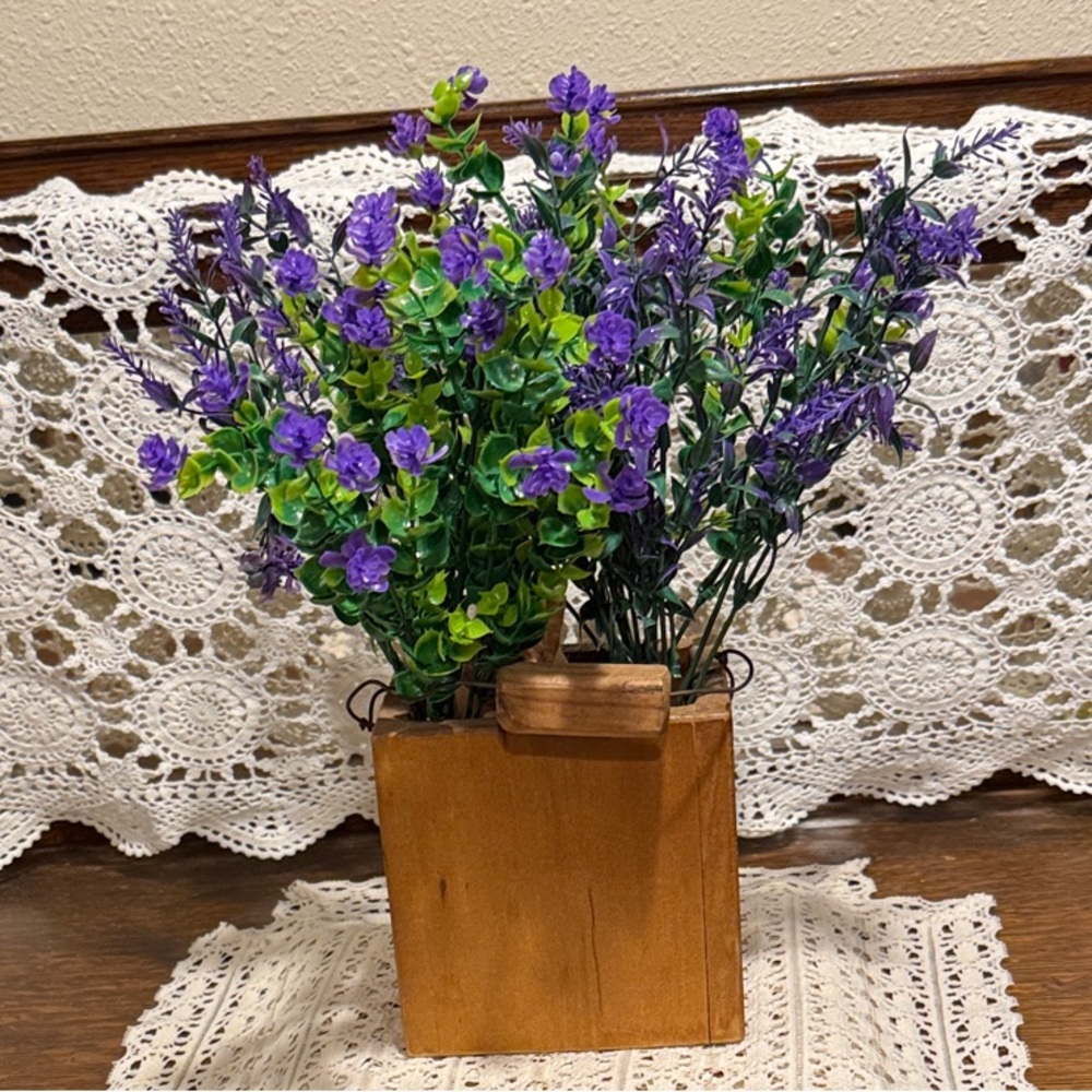 Wooden Container with a rooster holding Purple and Green Faux Flowers. - Picture 4 of 12